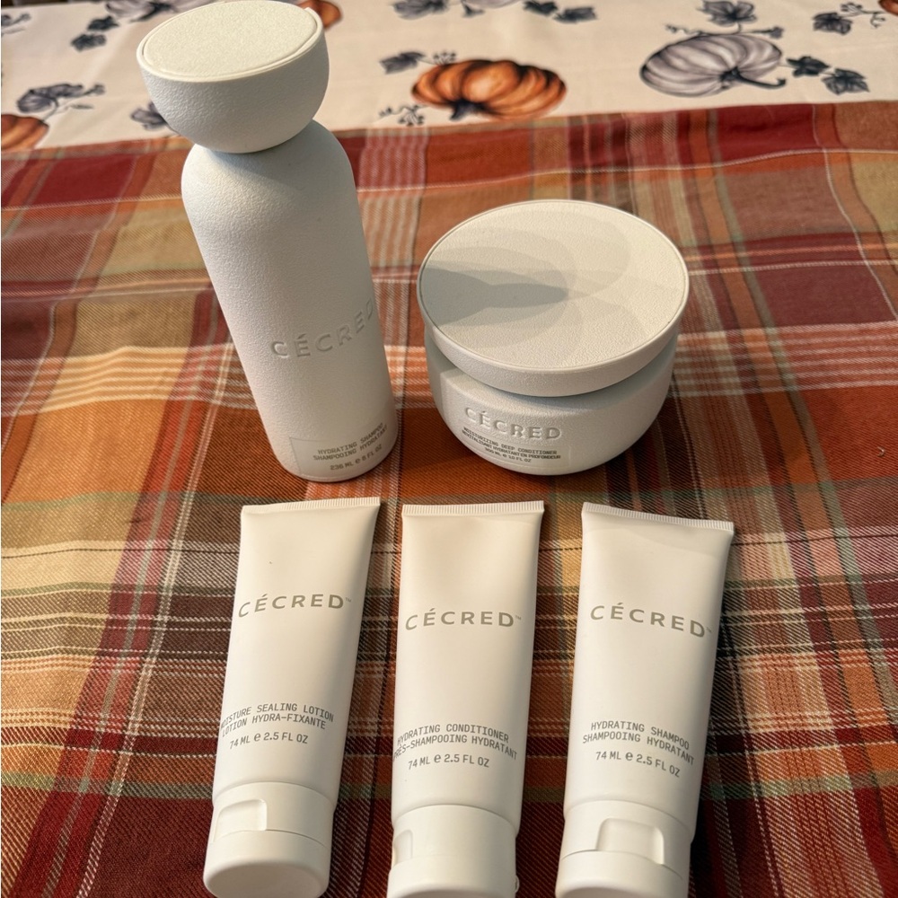 Cecred Hydrating Shampoo+ Moisturizing Conditioner + Travel set!